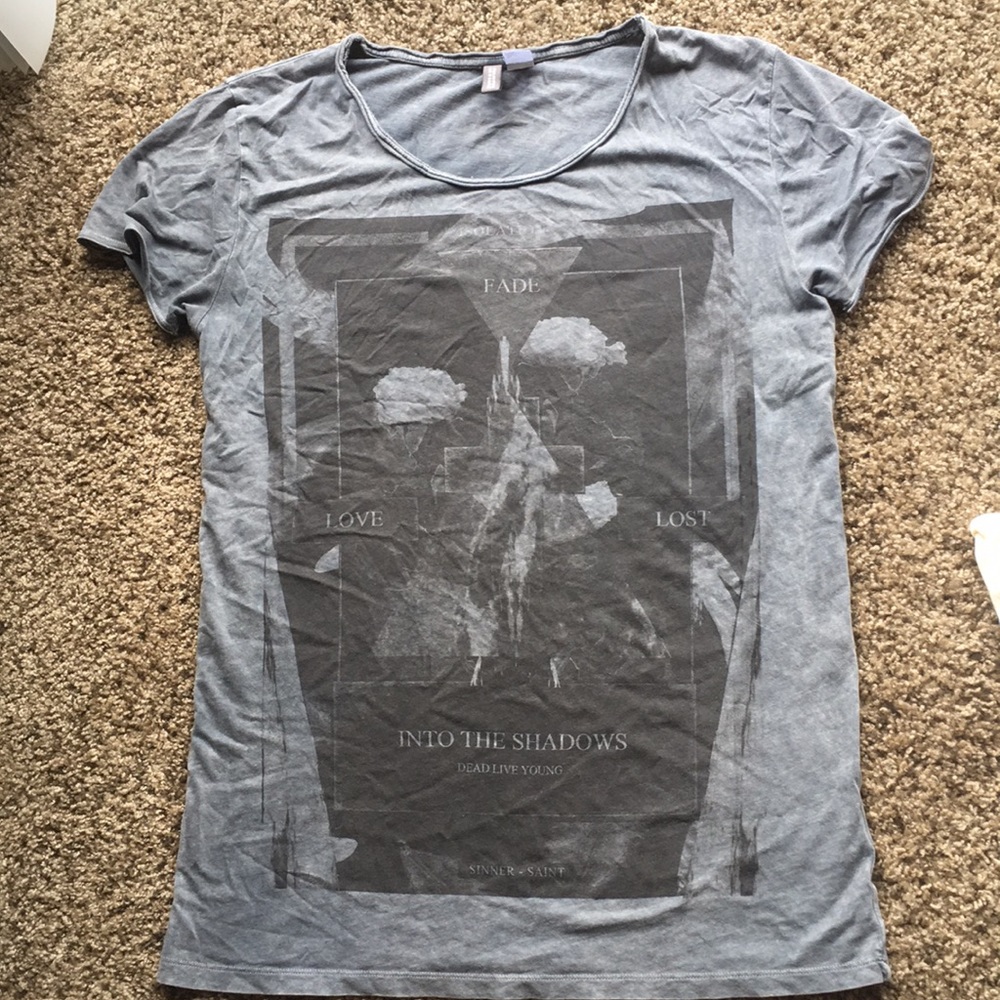 Vintage h&m shirt divided